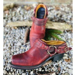 red clog boots